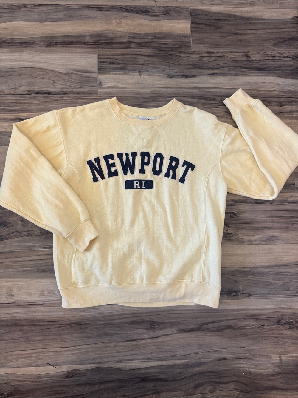 Newport RI Crewneck Sweatshirt - Light Yellow
